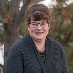 Lisa Ladendorff Headshot